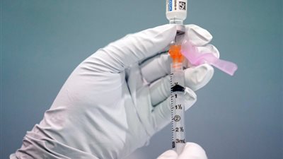 هل تتعارض بخاخات الكورتيزون مع تناول التطعيمات؟ فاكسيرا تجيب 