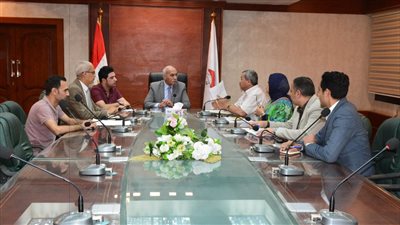 سكرتير عام سوهاج يبحث الاستعدادات النهائية للبدء في تلقي طلبات التصالح 