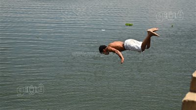 القفز من أعلى الشلال، شاهد احتفالات الأطفال بشم النسيم في القناطر الخيرية 