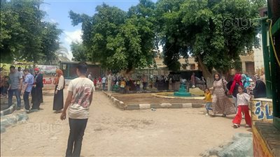 إقبال على الحدائق والمراكب النيلية للاحتفال بشم النسيم في بني سويف