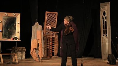 مونودراما فريدة تختتم ليالي موسمها على مسرح الطليعة (صور)