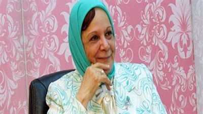 التفاصيل الكاملة لتبرع المؤرخة لطيفة سالم بمكتبتها للجمعية التاريخية