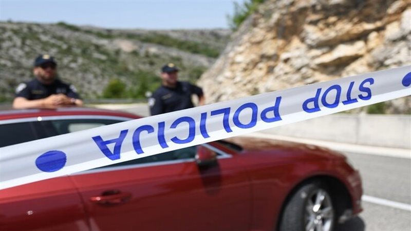 الشرطة تعاين مكان