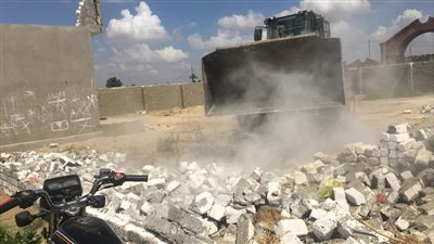 إزالة 13 حالة تعدٍ بمركز أبوصوير في الإسماعيلية (صور) 