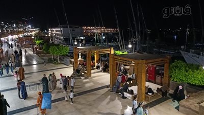 توافد المواطنين على كورنيش النيل في الأقصر احتفالا بشم النسيم (بث مباشر)