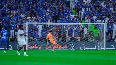 الكلاسيكو السعودي، أهلي جدة يتقدم على الهلال بقدم البريكان في الشوط الأول (فيديو)