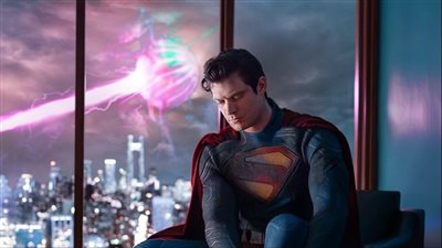 أول صورة للممثل ديفيد كورنسويت ببذلة Superman