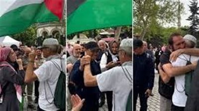 ناشط أمريكي يشهر إسلامه في مظاهرة داعمة لفلسطين
