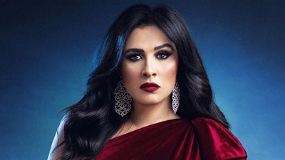 ياسمين عبد العزيز تروي قصة فصلها من المدرسة وسر رفضها مصروف زوجها