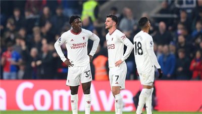 الكشف عن قائمة الراحلين عن مانشستر يونايتد في الصيف الحالي 