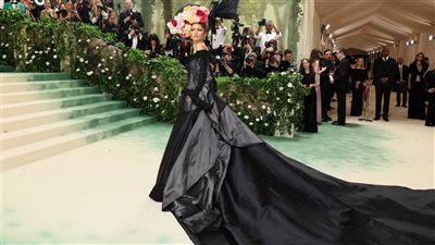 للمرة الثانية في ليلة واحدة، زيندايا تتصدر الترند بإطلالتها الجديدة بـ الميت جالا