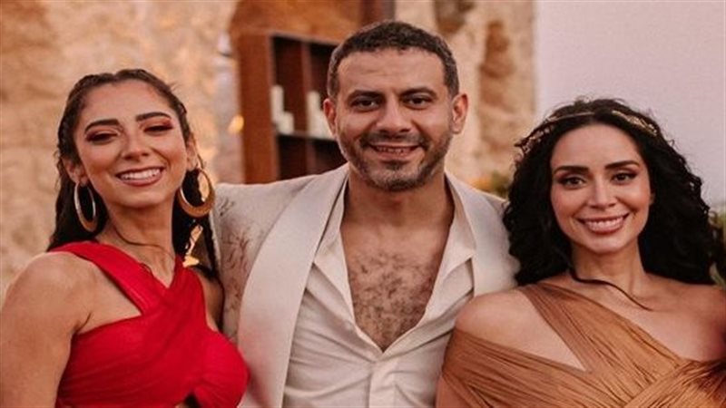داليا شوقي وشقيقتها