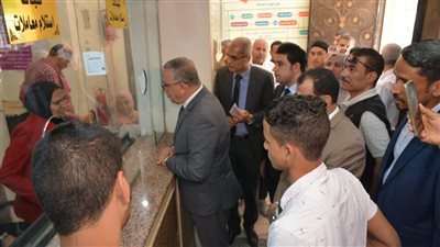 محافظ سوهاج يتفقد تلقي طلبات التصالح بالمراكز التكنولوجية 