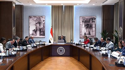 مدبولي يتابع موقف التعديلات المقترحة على قانون المناطق الاقتصادية