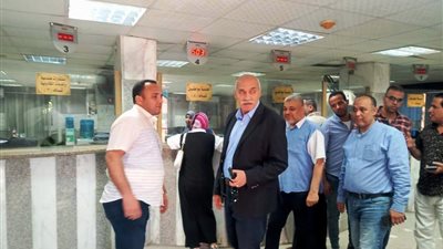 سكرتير عام سوهاج يتفقد بدء تلقي طلبات التصالح بالمراكز التكنولوجية