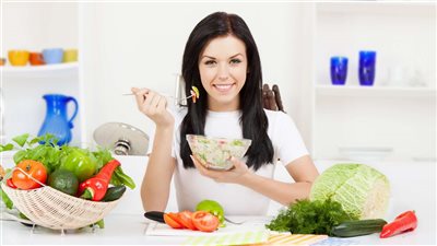 بعد تحذيرات الأرصاد، أطعمة ومشروبات مرطبة يجب تناولها بعد يوم طويل تحت الشمس