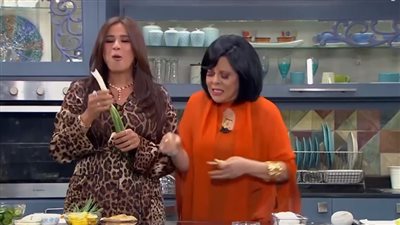 إسعاد يونس تسخر من ياسمين عبد العزيز بسبب الفسيخ والفنانة تكشف قصة أكلها ضفدعا (فيديو)