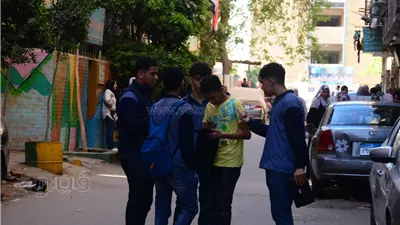 طلاب الصف الأول الثانوي بالجيزة: امتحان الأحياء سهل (فيديو) 