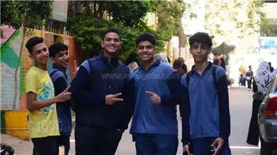 بدء توافد طلاب الصف الأول الثانوي على اللجان بالقاهرة لأداء امتحان اللغة العربية (صور)