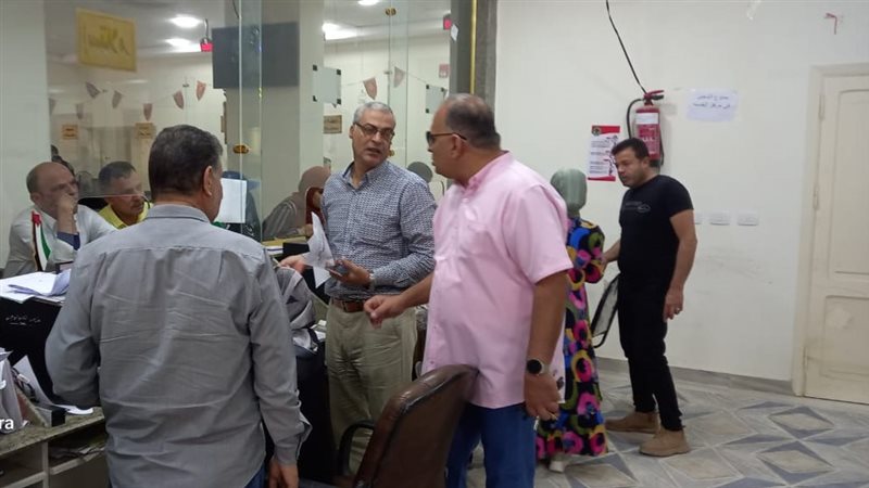 إقبال المواطنين على