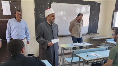 رئيس المنطقة الأزهرية بالشرقية يتابع امتحان القراءات 