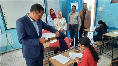 مدير تعليم الجيزة يتابع اليوم الأول لامتحانات صفوف النقل