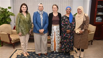 جامعة عين شمس تبحث التعاون مع ستراسبورج الفرنسية 