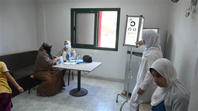الكشف على 1278 مريضا خلال قافلة طبية بقرية ديسيا بالفيوم