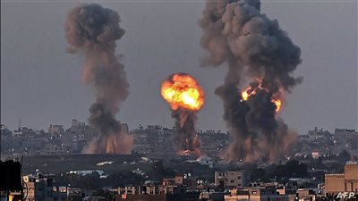 الاحتلال يقصف شرقي وجنوبي ووسط رفح بشكل مكثف