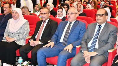 افتتاح المؤتمر السنوي الثاني للبحوث الطلابية لكلية الطب بجامعة الإسماعيلية