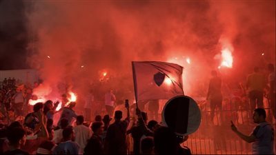 احتفالات جنونية من لاعبي غزل المحلة مع الجماهير بعد الصعود للممتاز (فيديو وصور)