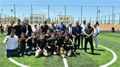 فوز تمريض القناة بكأس دوري الكليات (صور) 