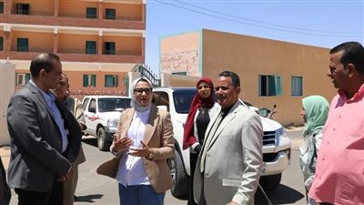 نقل عيادات مستشفى باريس المركزي بمبنى المدرسة الفنية للتمريض بالوادي الجديد 