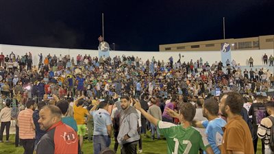 جماهير غزل المحلة تتغنى برئيس النادي بعد العودة إلى الدوري الممتاز (فيديو)