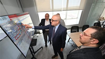 عاصم الجزار يناقش دور المستثمرين في تطوير المناطق الصناعية بالمدن الجديدة