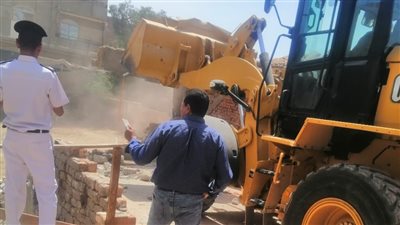 تنفيذ 6 قرارات إزالة تعديات على أملاك الدولة في قنا