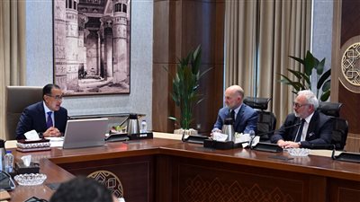 مدبولي يتابع جهود إقامة مركز جوستاف روسي لعلاج الأورام بمصر