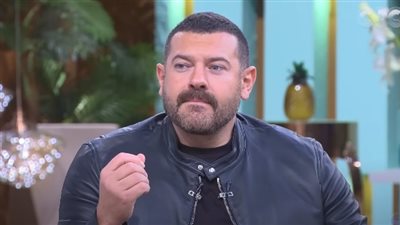 أنا مش عبيط علشان أقول لها، عمرو يوسف يكشف قصة مشهد خطير أخفاه عن كندة علوش (فيديو)