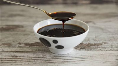 تفسير حلم العسل الأسود في المنام وعلاقته بانتهاء الخلافات الزوجية 