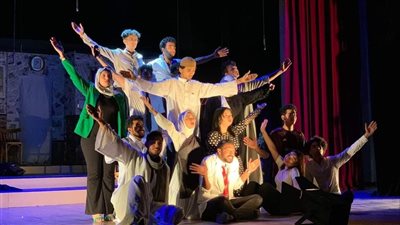 14 عرضا في مهرجان المسرح بجامعة قناة السويس (صور) 