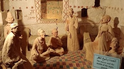 نائبة محافظ الوادي الجديد تتفقد متحف التراث الشعبي بالداخلة (صور)