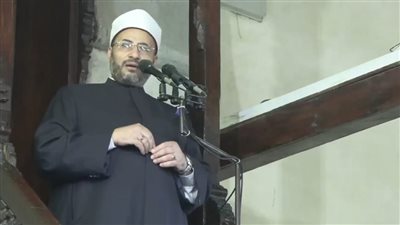 خطيب الجامع الأزهر يحذر من خطورة إفساح المجال لدعوات إنكار التراث وإسقاط الرموز 