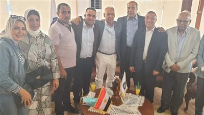 وزير الشباب والرياضة ينهي أزمة فرج عامر وأشرف مختار 