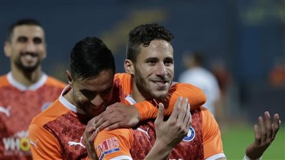 بيراميدز يصل استاد الدفاع الجوي لمواجهة سيراميكا كليوباترا