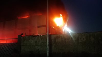 10 سيارات إطفاء للسيطرة علي حريق بشركة الإسكندرية للأدوية (فيديو وصور)