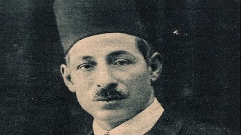 الكاتب مصطفى صادق