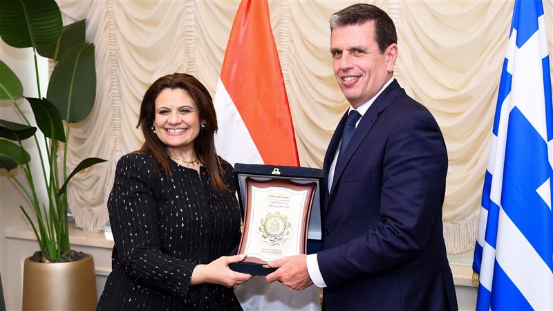 وزيرا الهجرة المصري