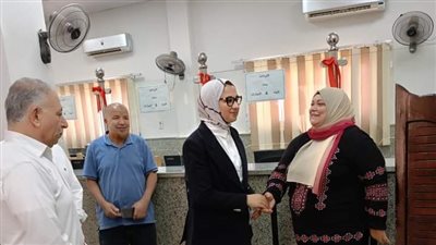 نائب محافظ الوادي الجديد تتابع سير العمل بمنظومة تلقي طلبات التصالح بالداخلة 