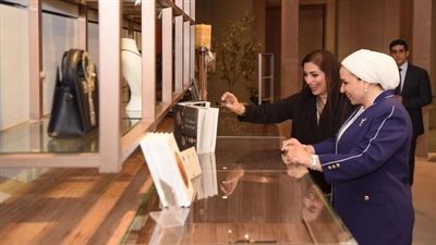 5 صور ترصد زيارة قرينة السيسي وحرم سلطان عمان للمتحف المصري الجديد