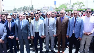 وزير الشباب ورئيس جامعة سوهاج يشاركان بماراثون رياضي